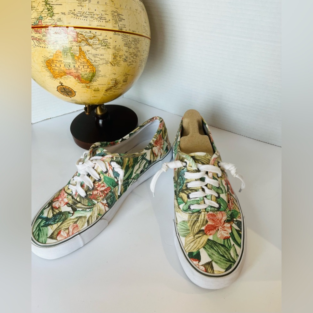 AMERICAN EAGLE OUTFITTERS Top Sider Sneakers Tropical Floral Hibiscus Canvas